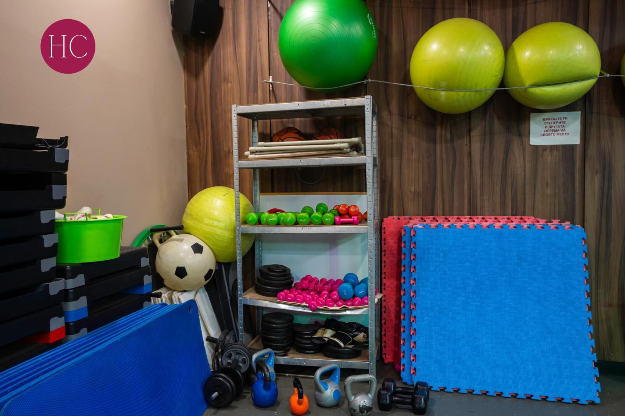 Central Hotel, Fitness And Spa Vinica Buitenkant foto