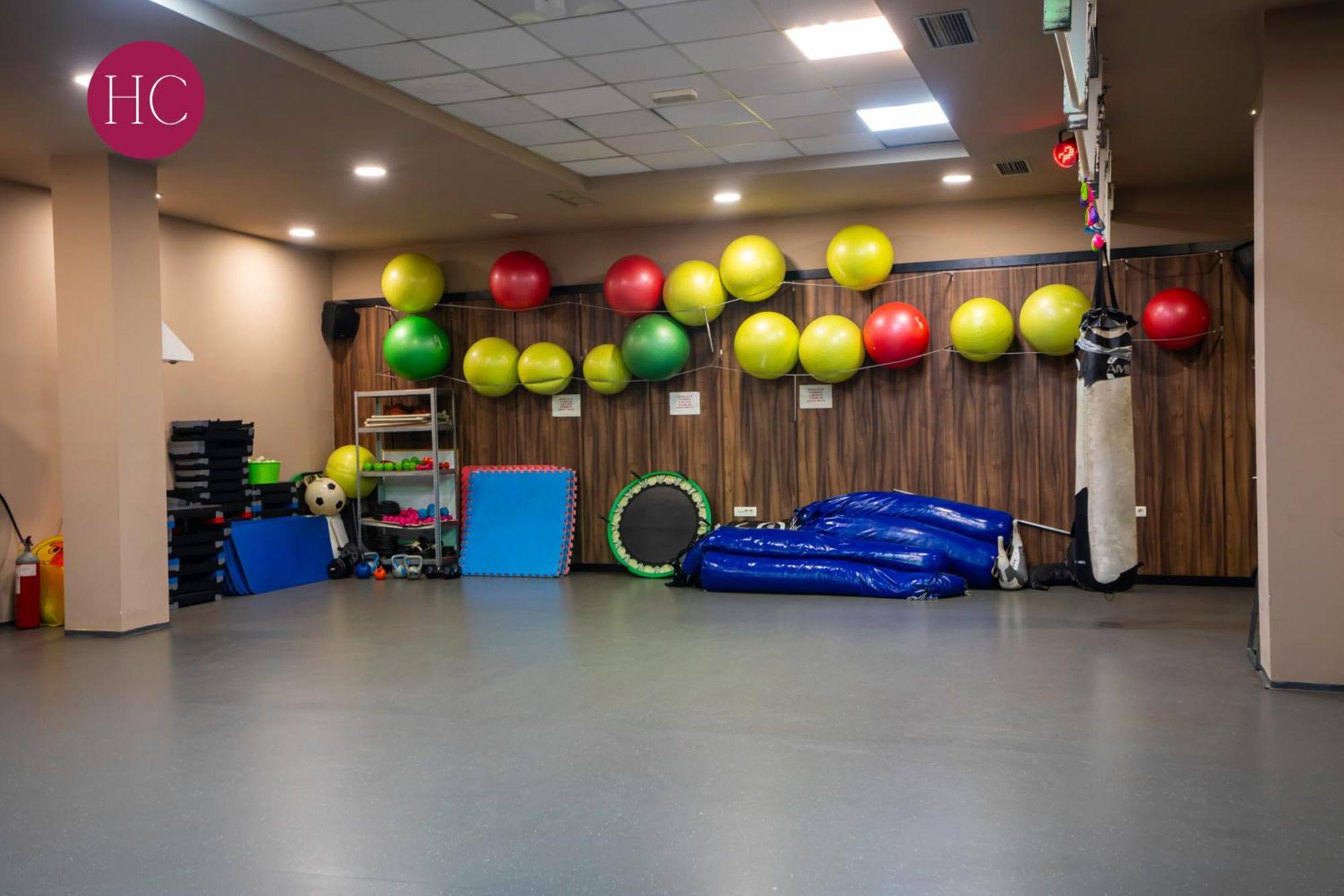 Central Hotel, Fitness And Spa Vinica Buitenkant foto