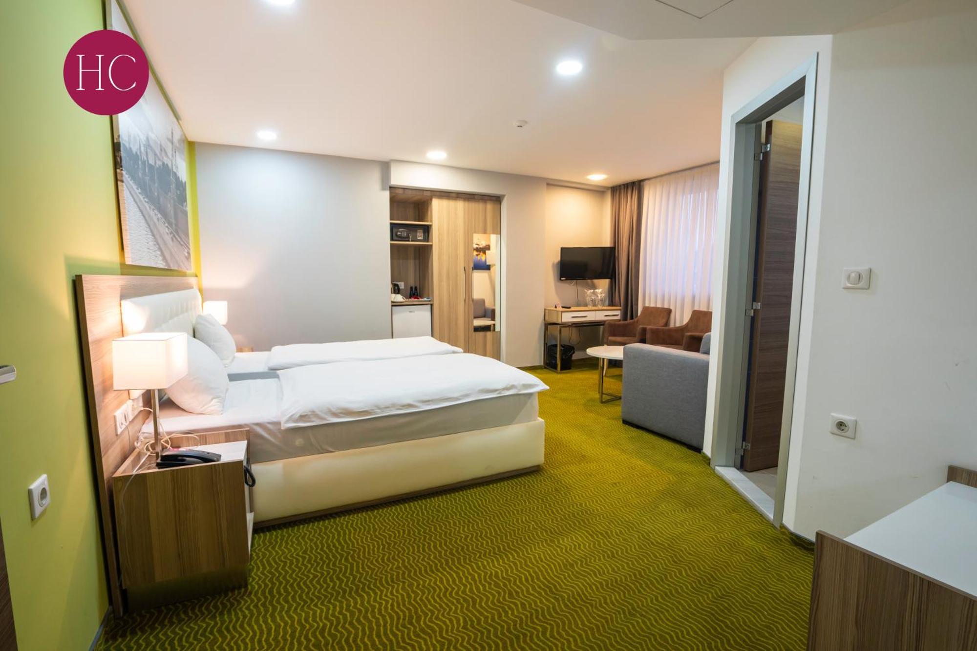 Central Hotel, Fitness And Spa Vinica Buitenkant foto