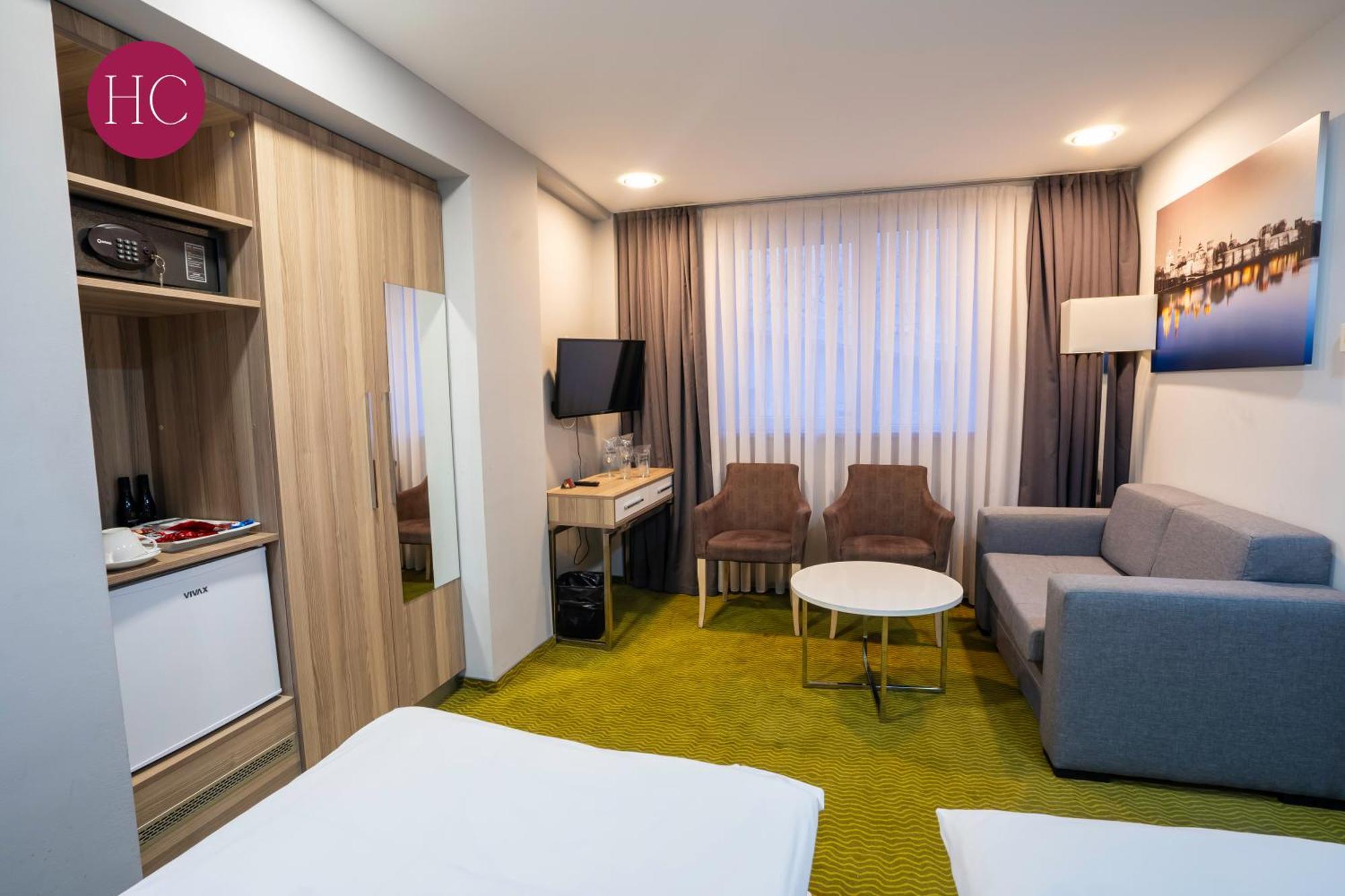 Central Hotel, Fitness And Spa Vinica Buitenkant foto