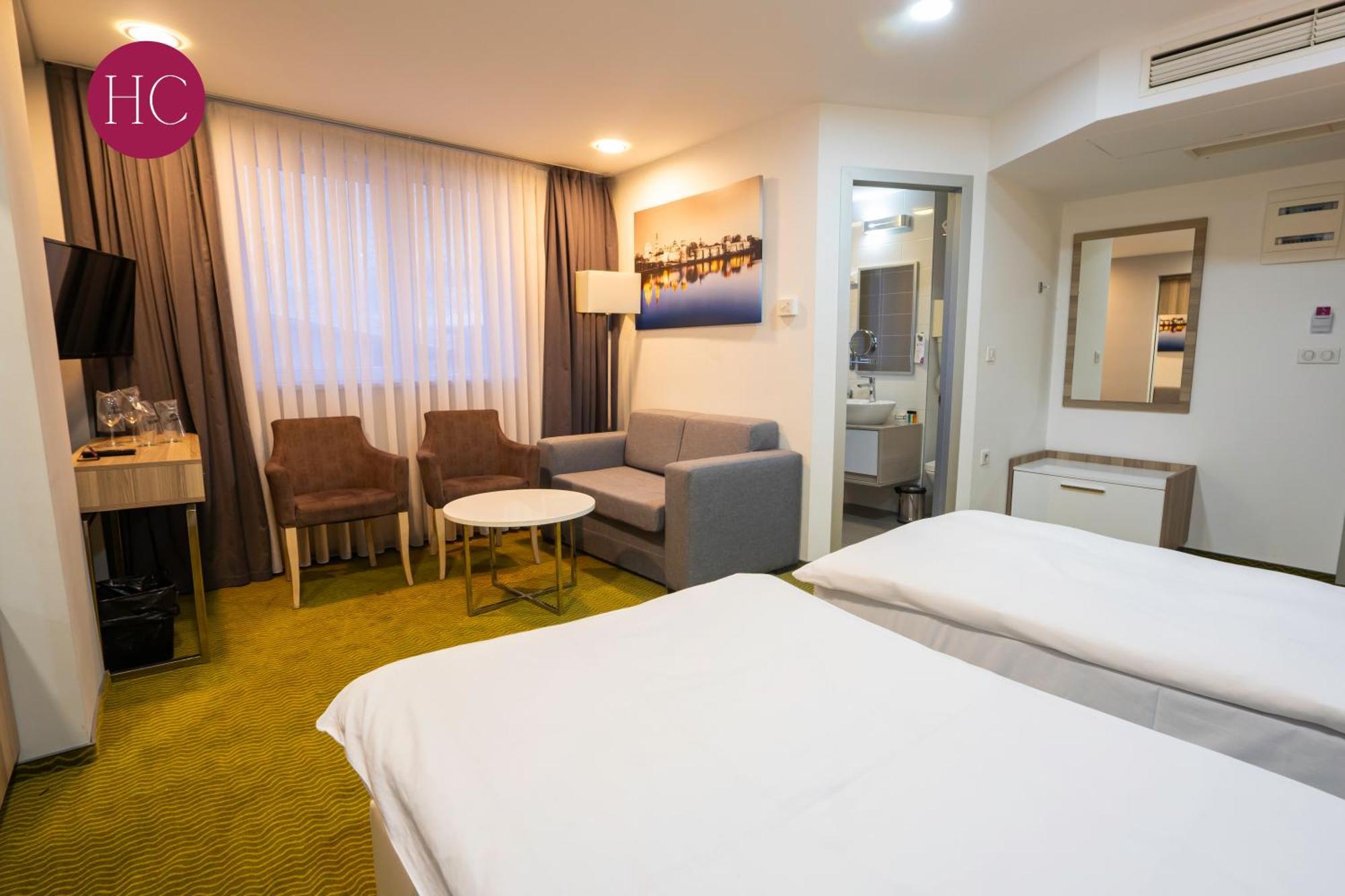 Central Hotel, Fitness And Spa Vinica Buitenkant foto