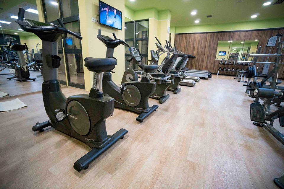 Central Hotel, Fitness And Spa Vinica Buitenkant foto