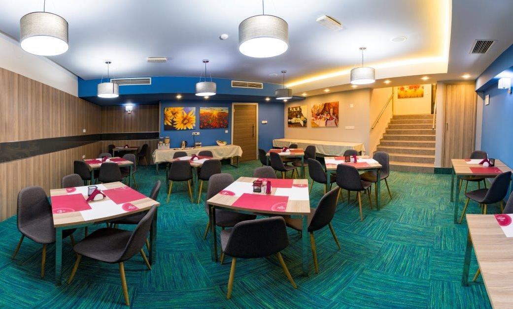 Central Hotel, Fitness And Spa Vinica Buitenkant foto